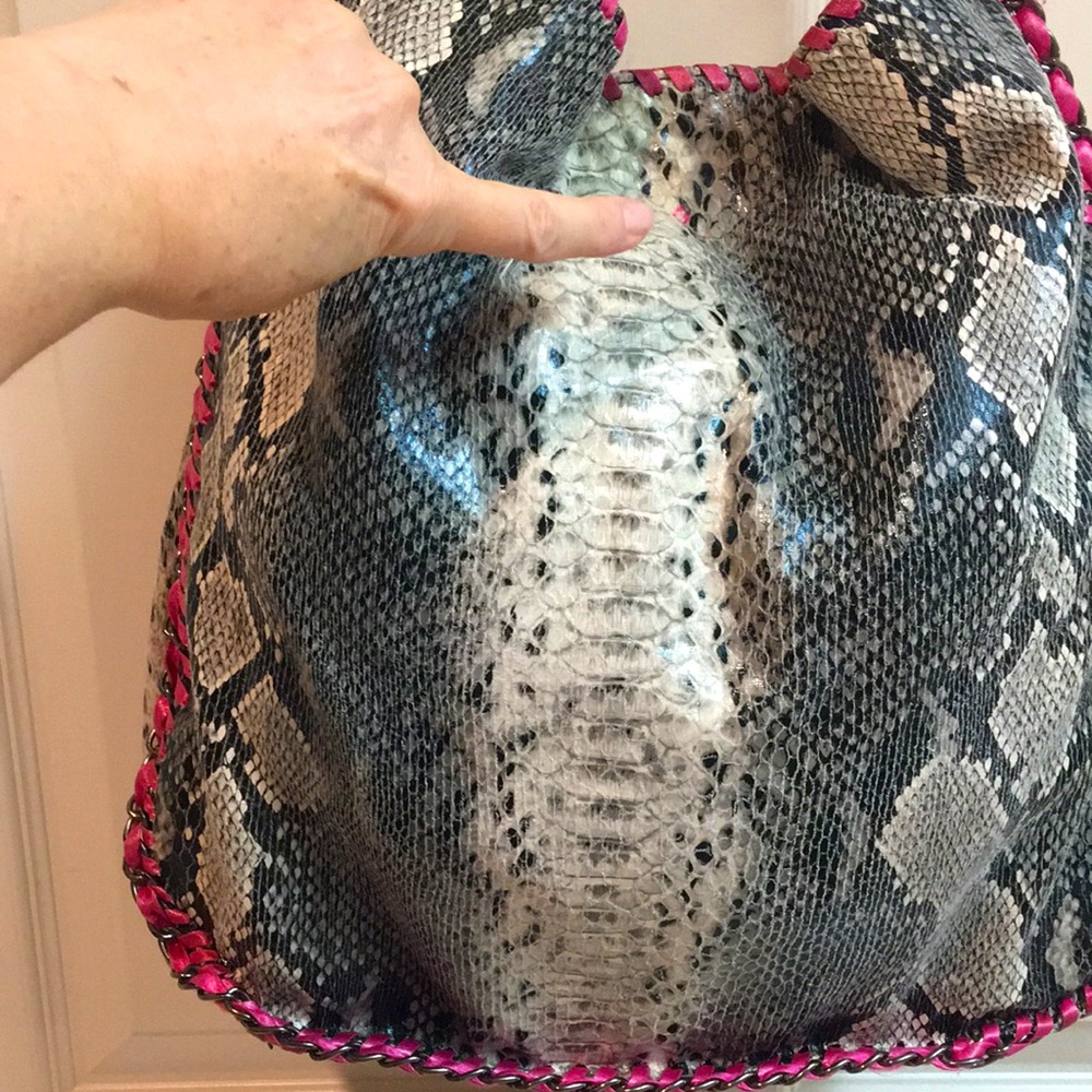 Snake Print Chain Strap Shoulder Bag - Picture 8 of 15